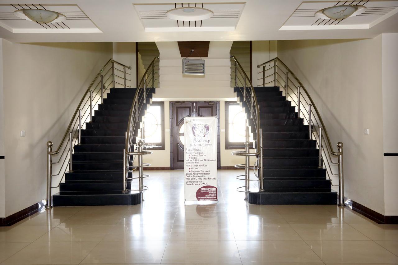 Midway Hotel & Restaurant Sadiqabad Exterior photo